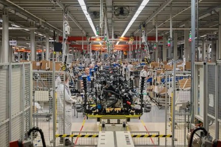 Владислав Шапша: Порядка 45% промпроизводства региона по итогам 2025 года пришлось на долю двенадцати крупных предприятий, которые представляют самые разные сферы: автопром, фарма, металлургия, производство пищевой...