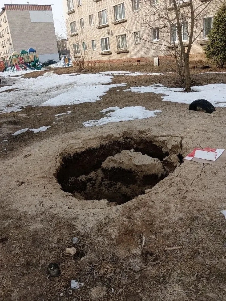 В Калуге обрушился канализационный коллектор