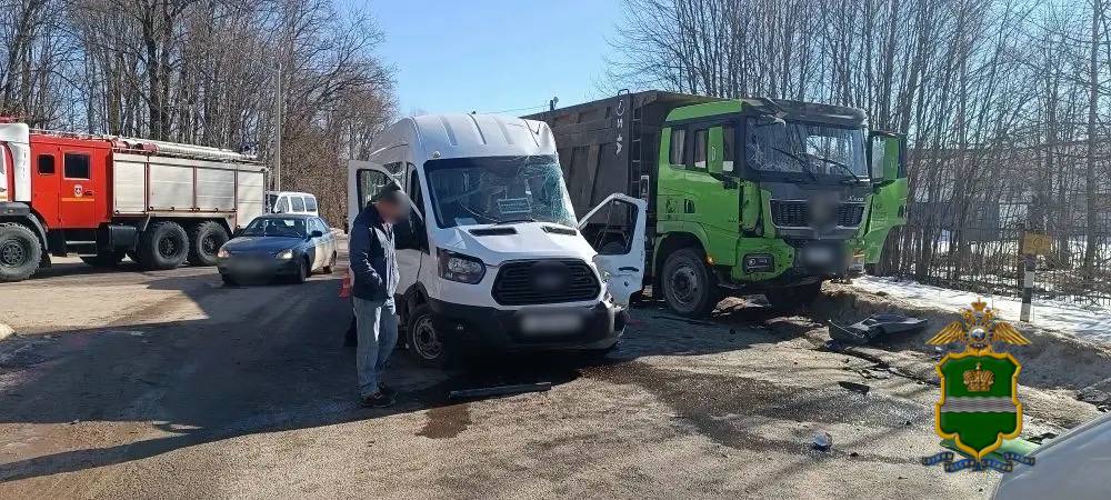 Сотрудники полиции устанавливают обстоятельства ДТП, произошедшего 22 марта 2026 года в 09 часов 36 минут на 11 км автодороги «Кондрово–Галкино–Острожное–Барсуки» Сотрудники полиции устанавливают обстоятельства ДТП, произошедшего 22 марта 2026 года в 09 часов 36 минут на 11 км автодороги «Кондрово–Галкино–Острожное–Барсуки»