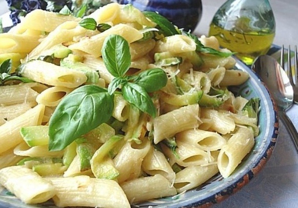 Нежные макароны с кабачками: просто и вкусно