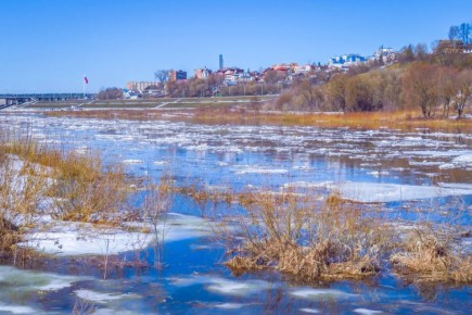 Вода в Оке поднялась почти на два метра
