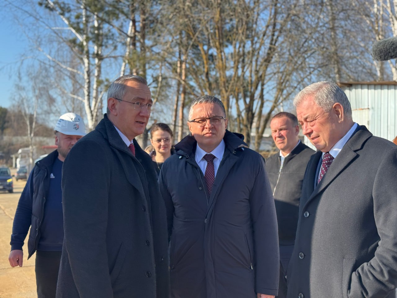 Губернатор Владислав Шапша вместе с сенатором Анатолием Артамоновым проверили, как строятся новые школы в Калуге Губернатор Владислав Шапша вместе с сенатором Анатолием Артамоновым проверили, как строятся новые школы в Калуге