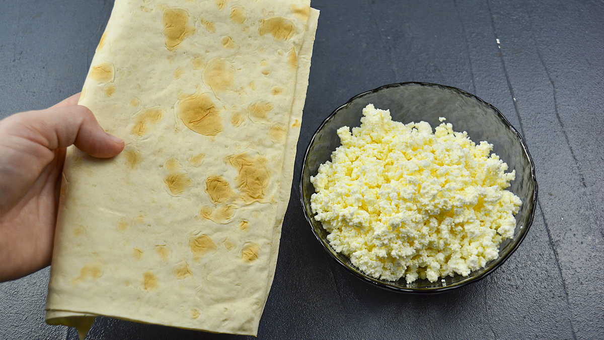 Нежный десерт на завтрак: лаваш с творогом без жарки