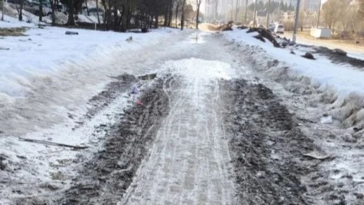 В Обнинске из-за ремонта водопровода разрушается асфальт на улице Белкинской
