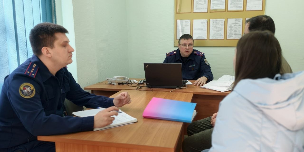 Руководитель следственного управления провел прием граждан в Калуге Руководитель следственного управления провел прием граждан в Калуге
