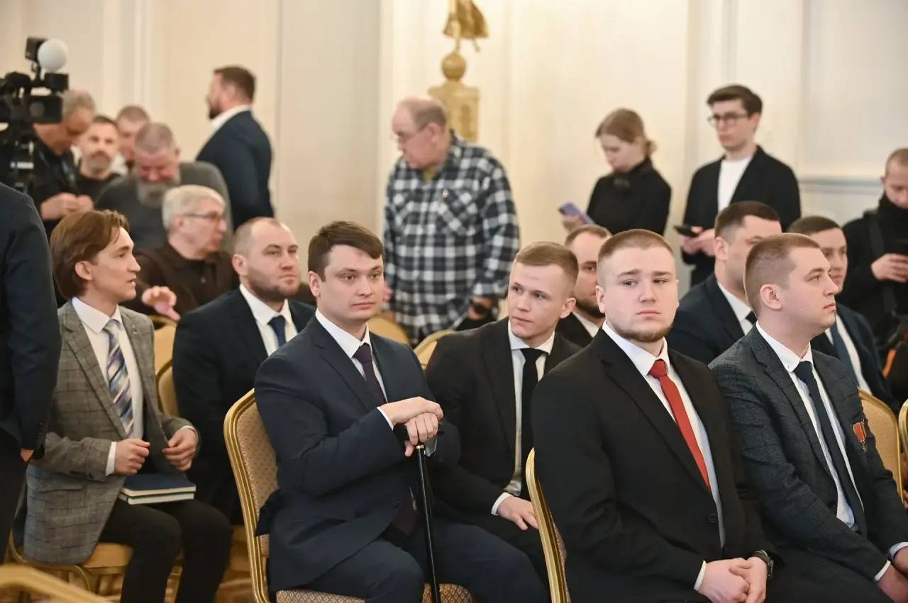 Владислав Шапша: Два ветерана СВО из нашего региона получили дипломы МГИМО из рук Министра иностранных дел РФ Сергея Лаврова Владислав Шапша: Два ветерана СВО из нашего региона получили дипломы МГИМО из рук Министра иностранных дел РФ Сергея Лаврова