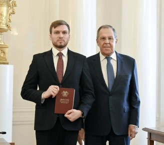 Калужские ветераны СВО получили дипломы МГИМО из рук министра иностранных дел РФ Сергея Лаврова