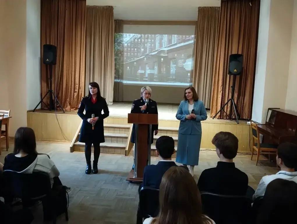 В Калуге сотрудники ПДН провели профилактические встречи со школьниками