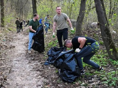 Владислав Шапша: Быстро сошел снег, все мы видим, как много мусора на улицах населенных пунктов после зимы