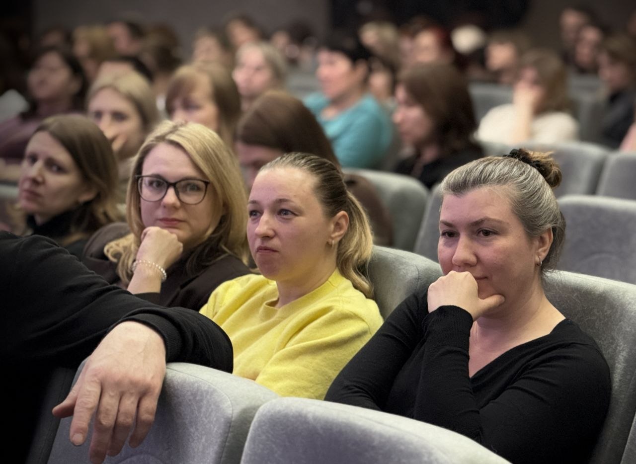 В Калуге состоялся семинар для педагогов и родителей на тему деструктивного поведения молодежи В Калуге состоялся семинар для педагогов и родителей на тему деструктивного поведения молодежи
