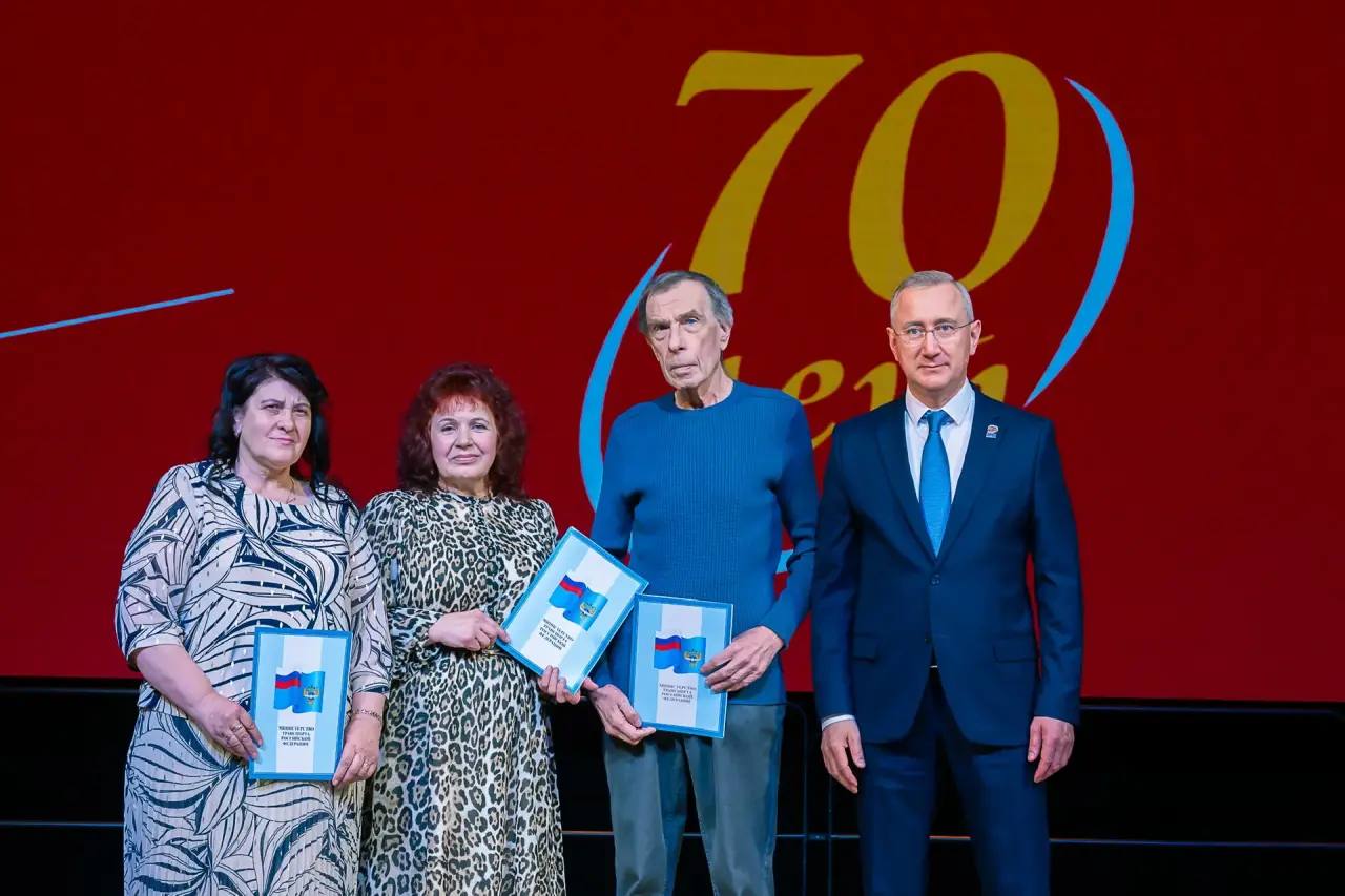 Владислав Шапша: Станислав Антонов, Сергей Исаев и Сергей Качулин трудятся водителями в Управлении калужского троллейбуса Владислав Шапша: Станислав Антонов, Сергей Исаев и Сергей Качулин трудятся водителями в Управлении калужского троллейбуса