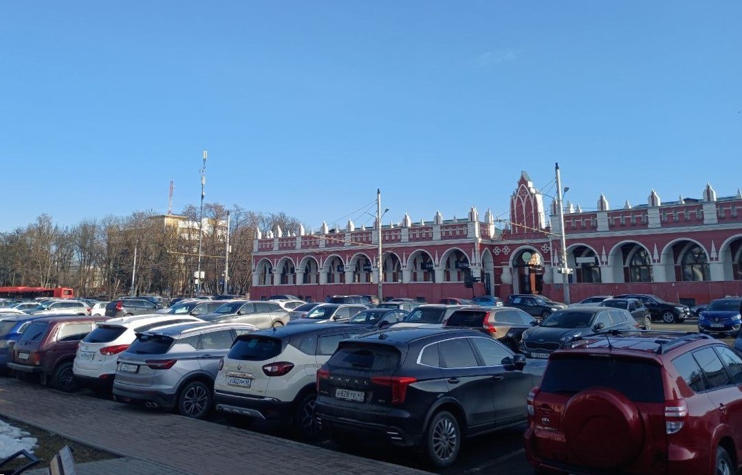 В Калуге открыли парковку у здания областной администрации