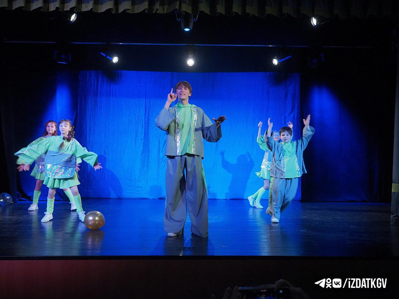 Одаренным детям вручили стипендии в Калуге Одаренным детям вручили стипендии в Калуге