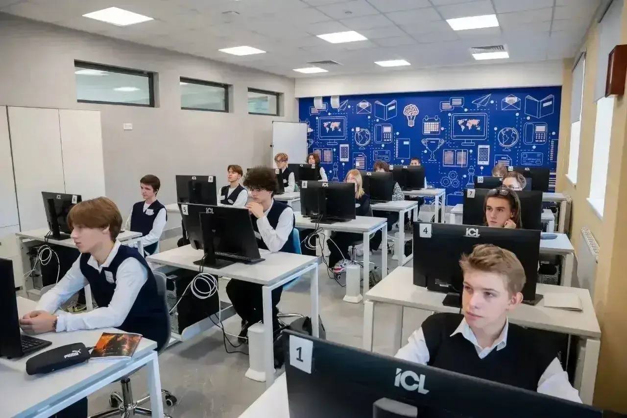 Владислав Шапша: В продолжение темы подготовки кадров, востребованных в экономике Владислав Шапша: В продолжение темы подготовки кадров, востребованных в экономике