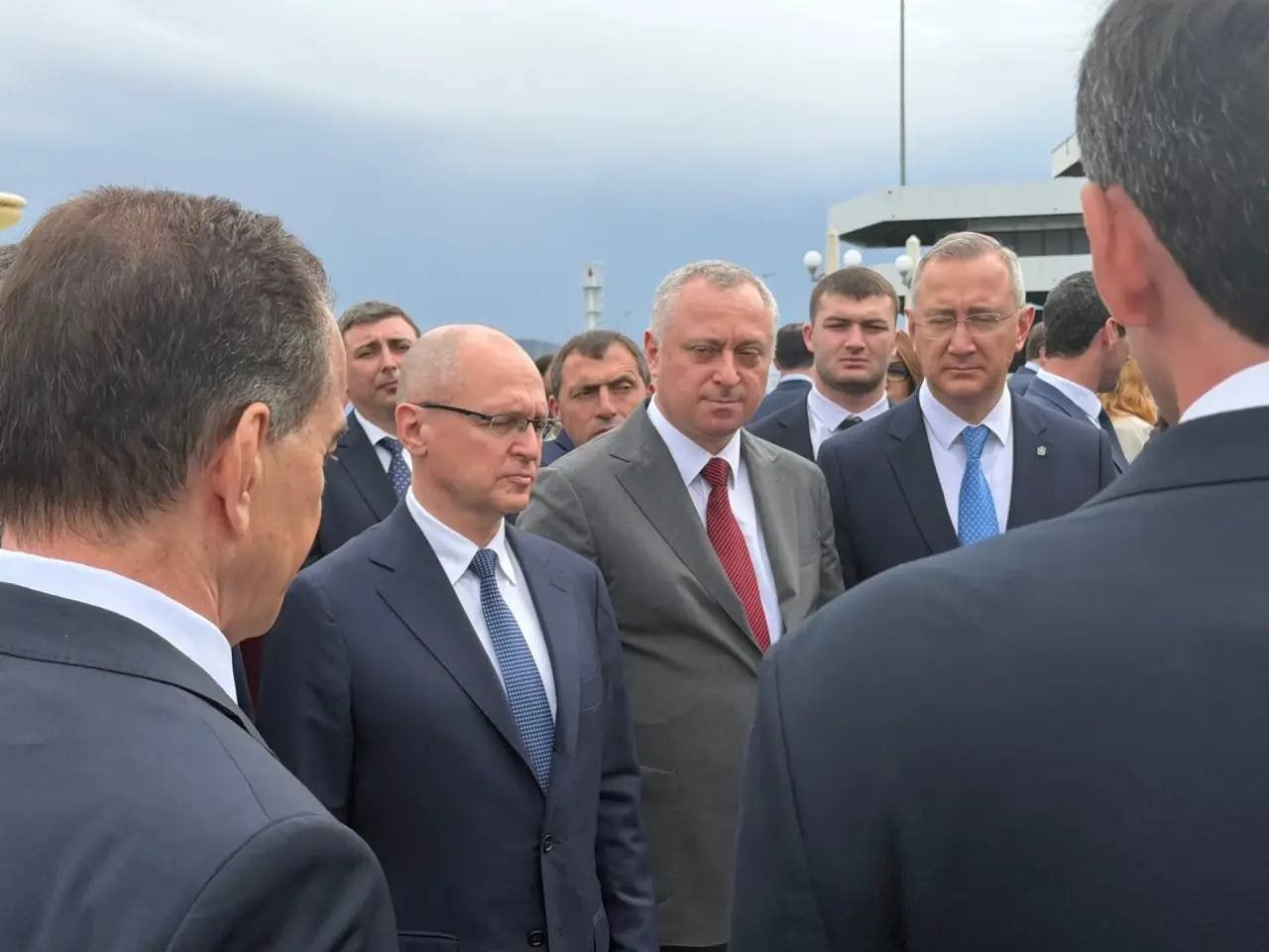 Владислав Шапша провел рабочую встречу с Президентом Республики Абхазии Бадрой Гунбой Владислав Шапша провел рабочую встречу с Президентом Республики Абхазии Бадрой Гунбой