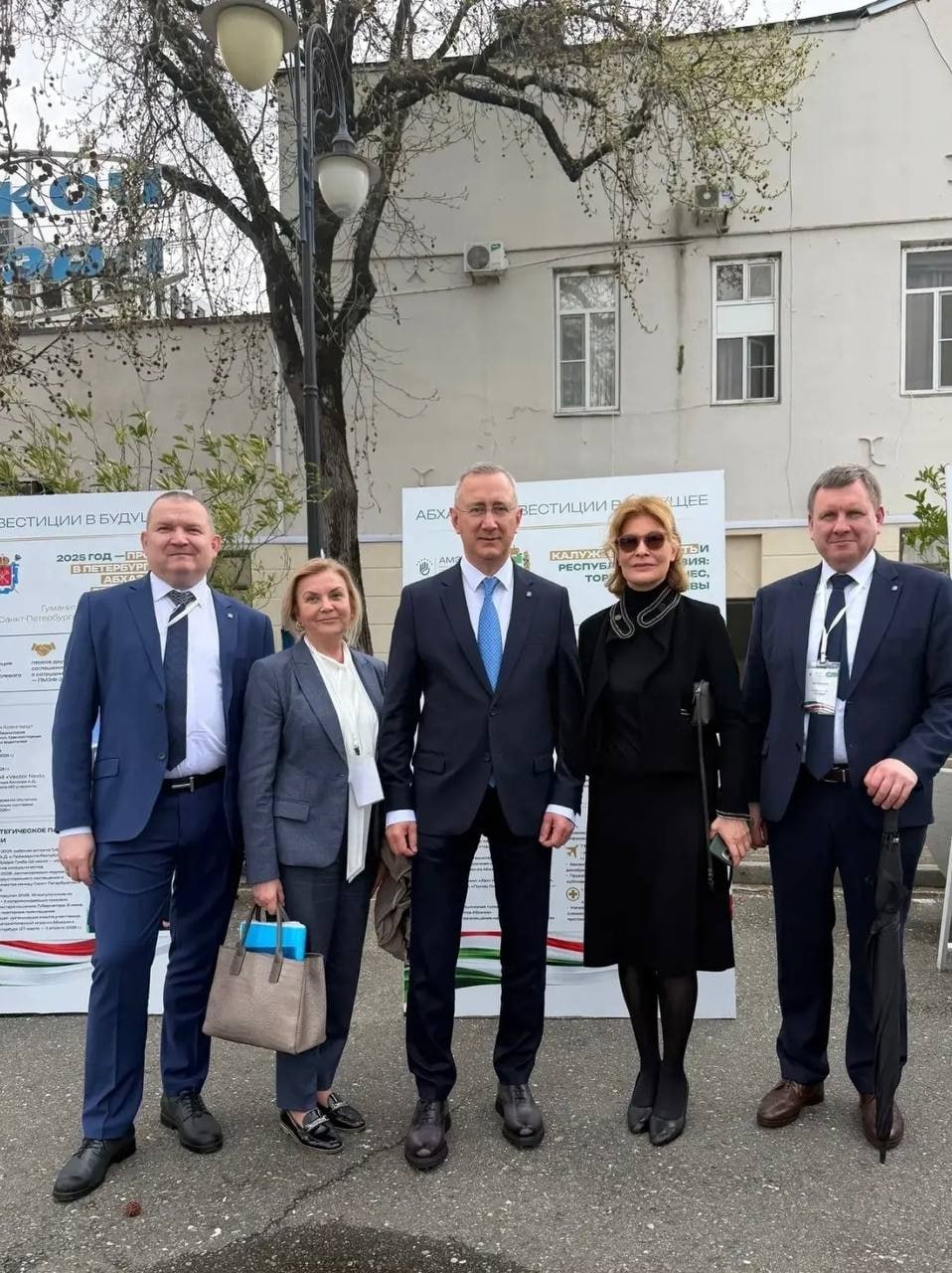 Владислав Шапша провел рабочую встречу с Президентом Республики Абхазии Бадрой Гунбой Владислав Шапша провел рабочую встречу с Президентом Республики Абхазии Бадрой Гунбой