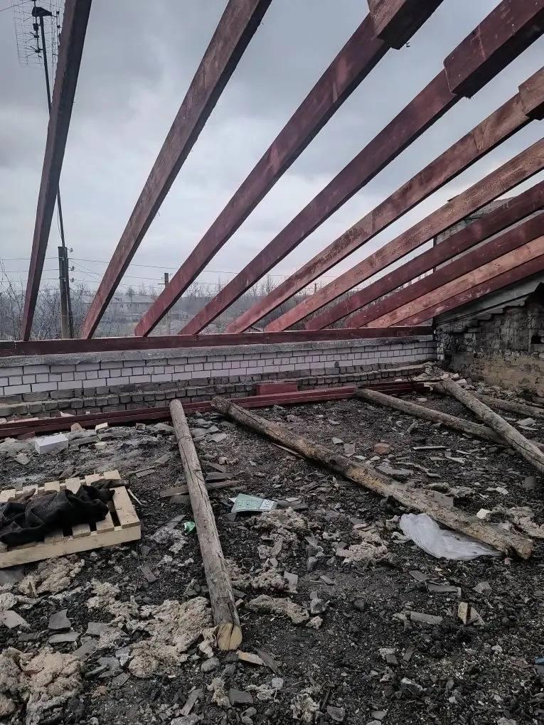 Калужские специалисты восстаналивают дом в ЛНР