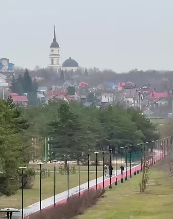 Дмитрий Денисов: Активно готовим сквер Волкова к летнему сезону