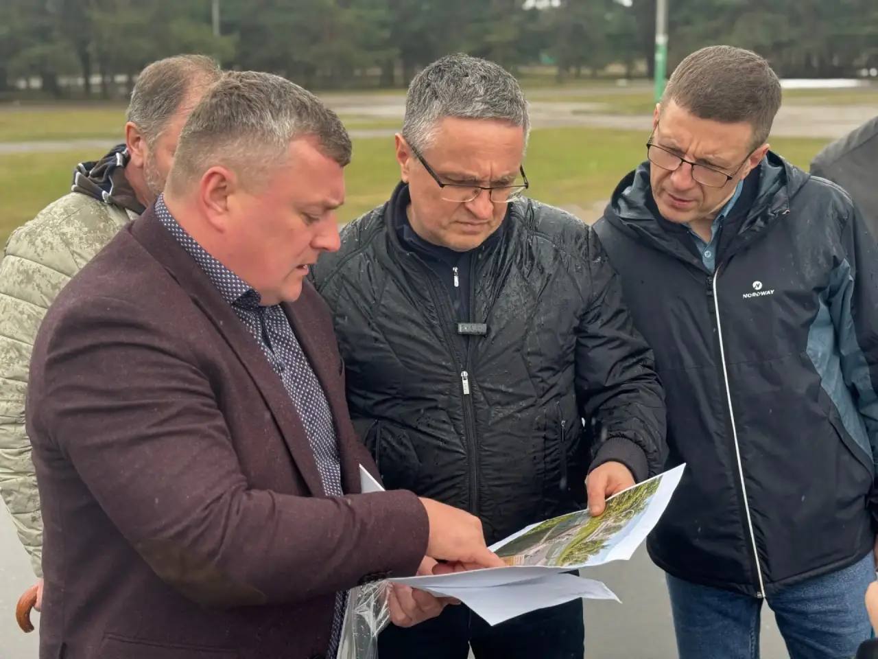 Дмитрий Денисов: Активно готовим сквер Волкова к летнему сезону Дмитрий Денисов: Активно готовим сквер Волкова к летнему сезону