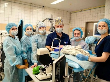 Калужские офтальмологи спасли новорожденной девочке зрение