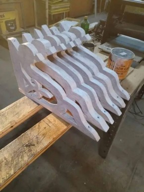 Глава Боровского округа показал, как реставрируют кружева старинного дома