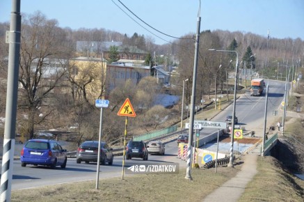 Главный мост ремонтируют в Медыни