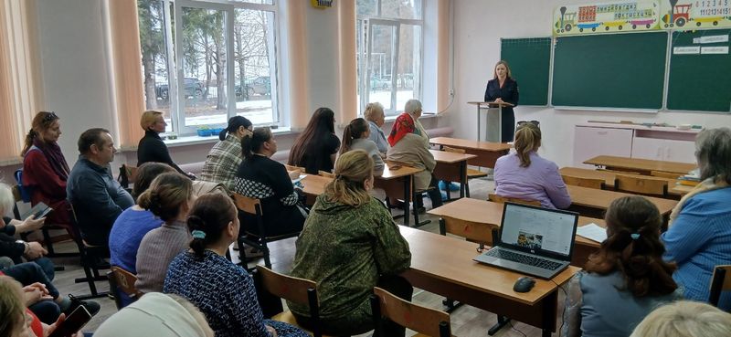 В Козельском районе полиция проводит родительские собрания по профилактике детского травматизма на дорогах