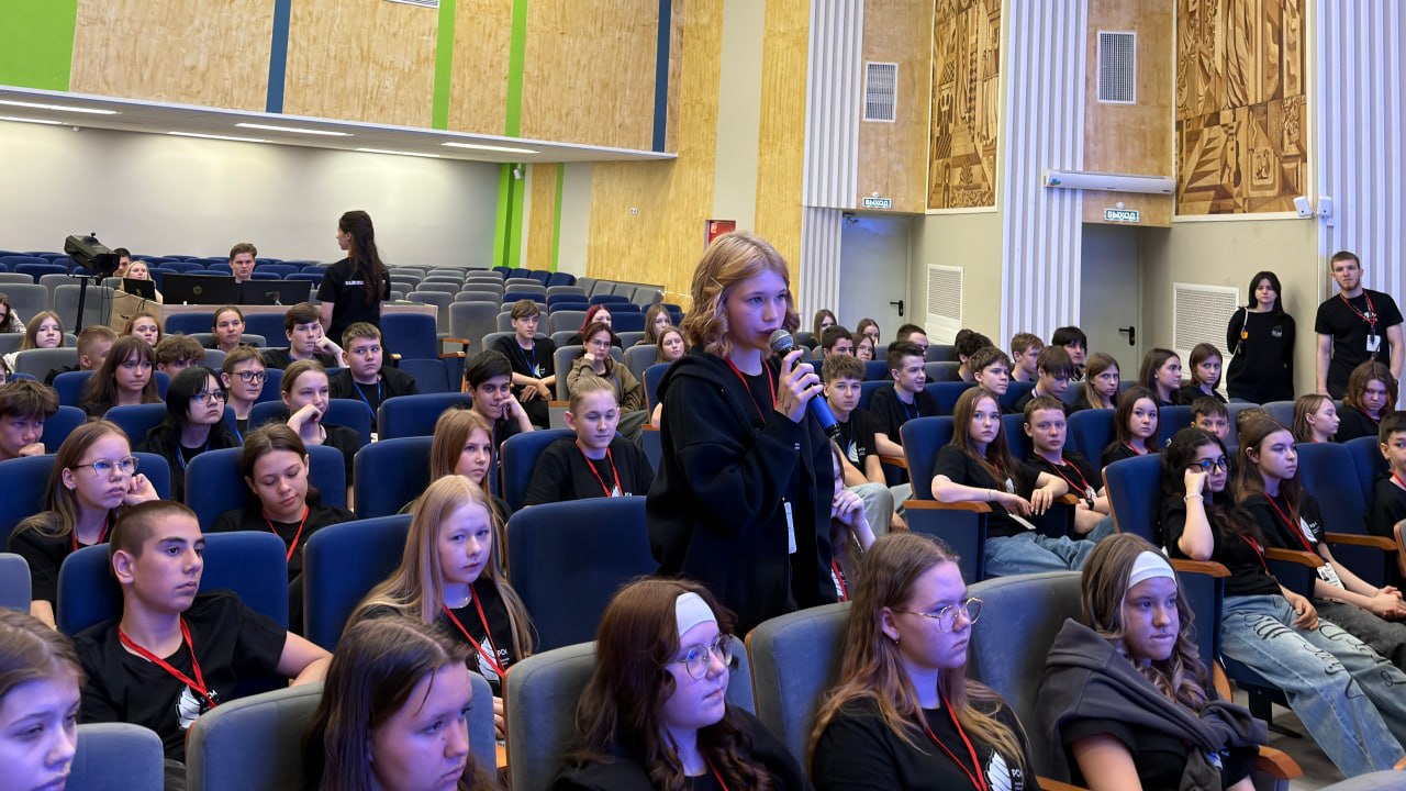 В рамках конкурса «Перекрёсток» и 90-летия Госавтоинспекции состоялся брифинг руководства УМВД России по Калужской области В рамках конкурса «Перекрёсток» и 90-летия Госавтоинспекции состоялся брифинг руководства УМВД России по Калужской области