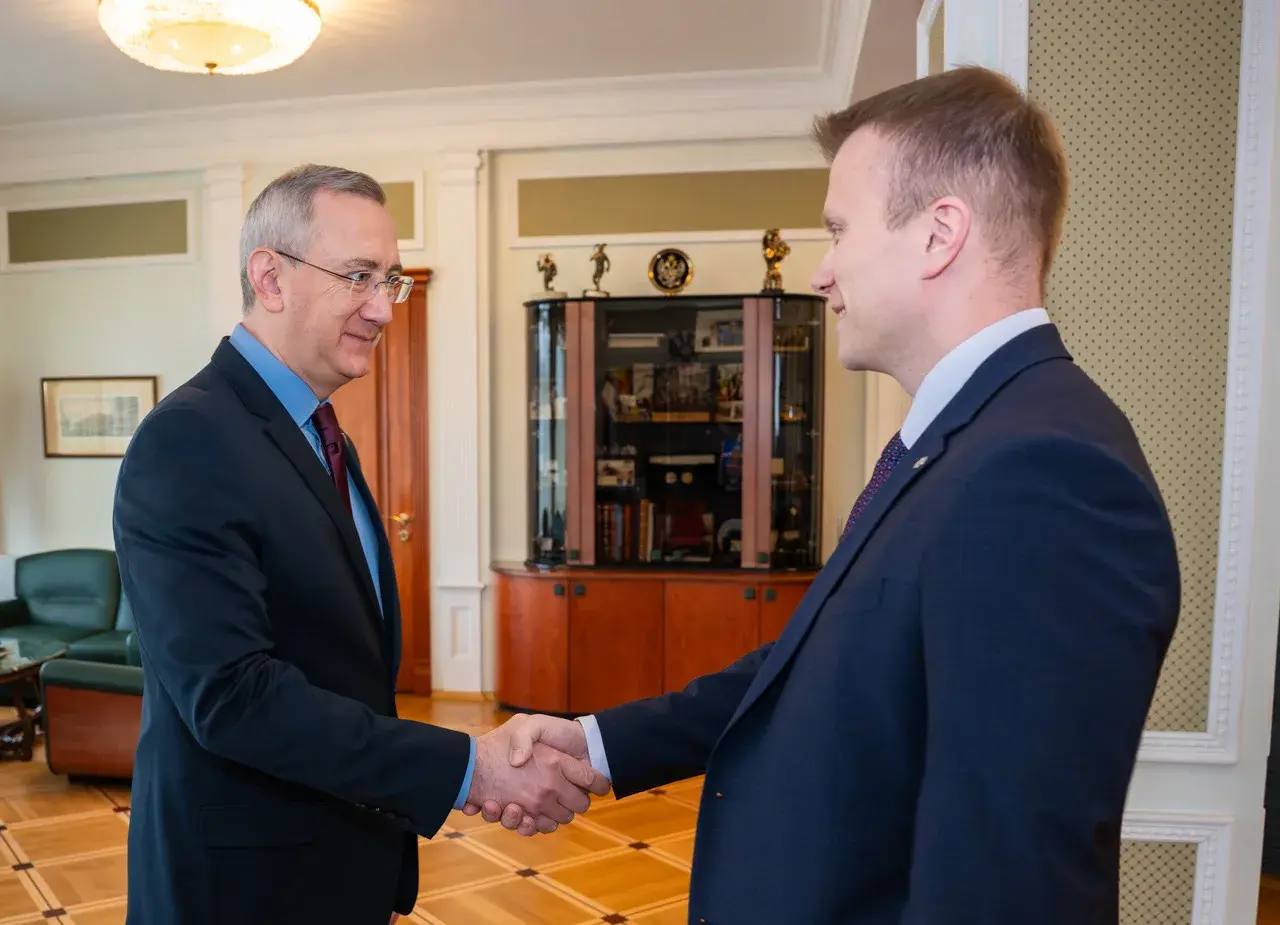 Владислав Шапша: Провел рабочую встречу с управляющим Калужским отделением Сбера Максимом Волковым