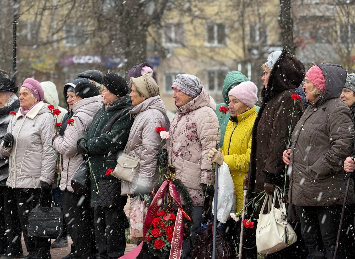 Калужане почтили память узников фашистских концлагерей Калужане почтили память узников фашистских концлагерей