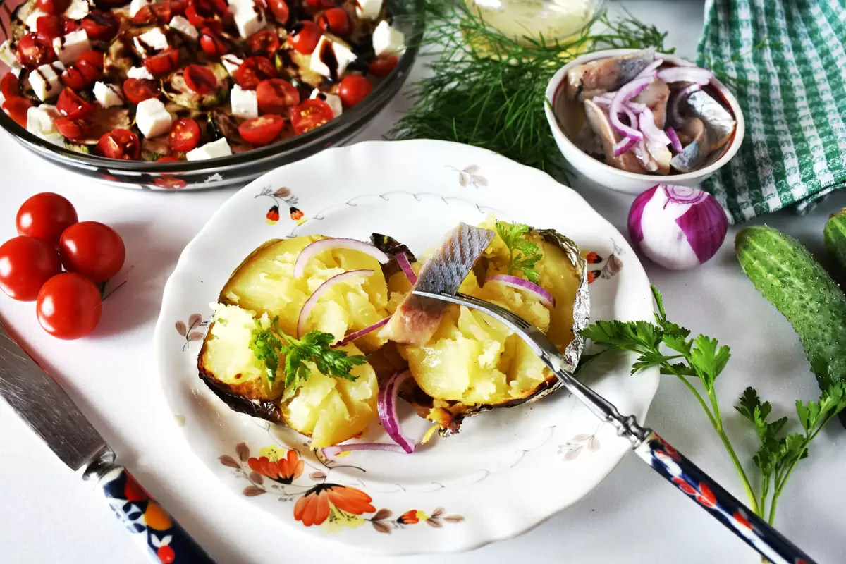 Искушение углей: как запечь картошку в фольге на даче