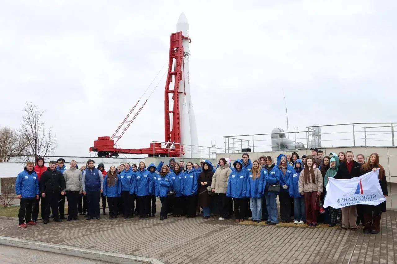 В Калуге прошёл патриотический митинг ко Дню космонавтики