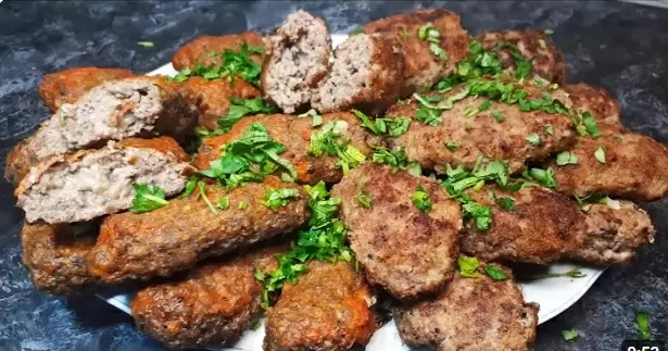 Как приготовить невероятно сочные котлеты: два уникальных рецепта с секретными ингредиентами