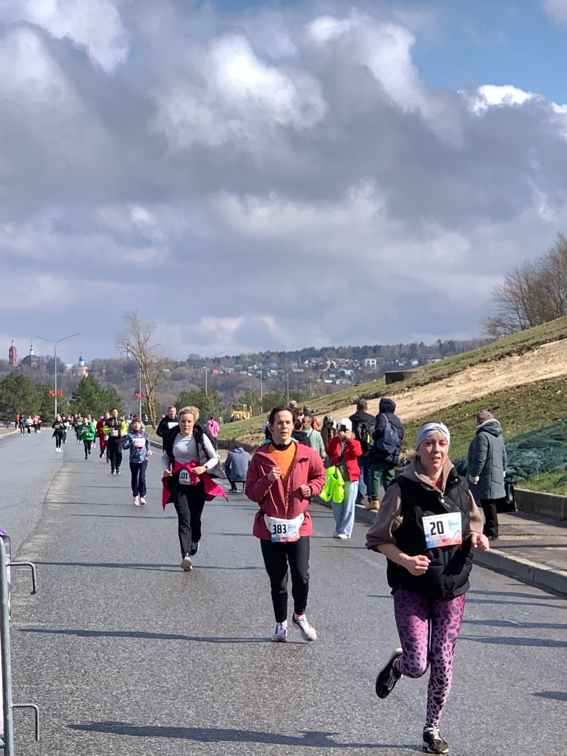 Тысяча калужских бегунов отправились в свой "Первый полёт" Тысяча калужских бегунов отправились в свой "Первый полёт"