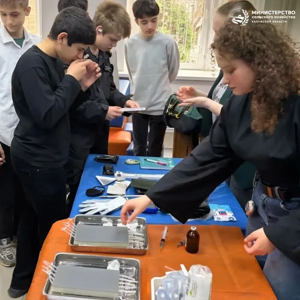 Калужские школьники смогли на практике опробовать сельскохозяйственные профессии