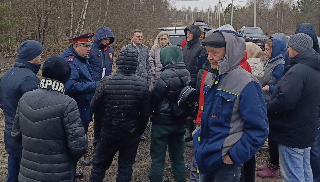 Руководитель следственного управления Марк Сергеевич Харламов провел личный прием жителей села Госсортучасток Руководитель следственного управления Марк Сергеевич Харламов провел личный прием жителей села Госсортучасток