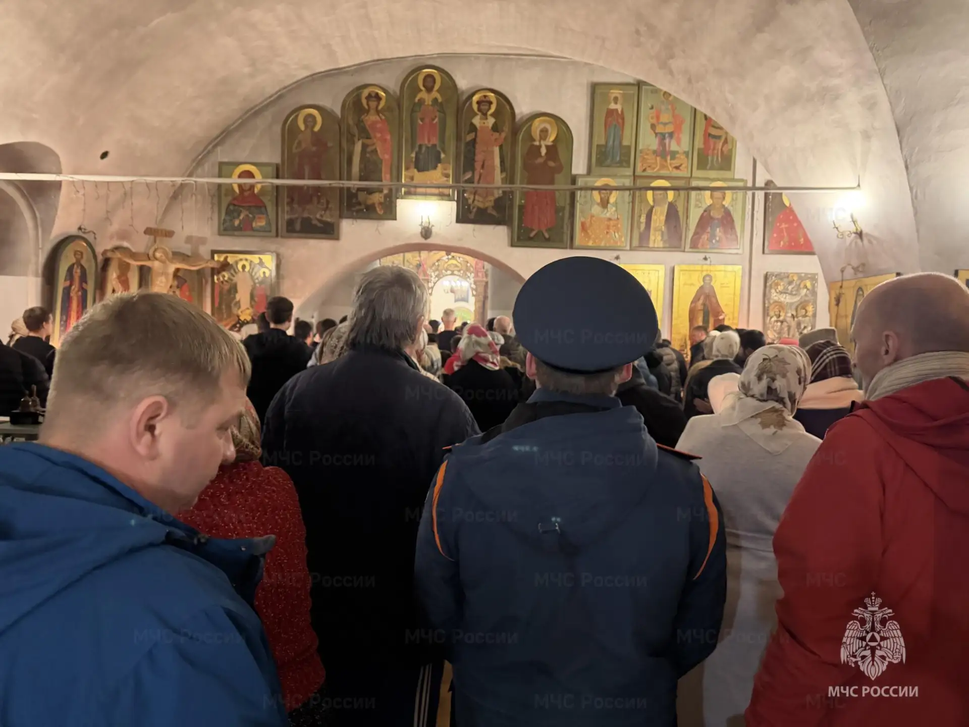 Сотрудники МЧС на страже храмов Калужской области Сотрудники МЧС на страже храмов Калужской области