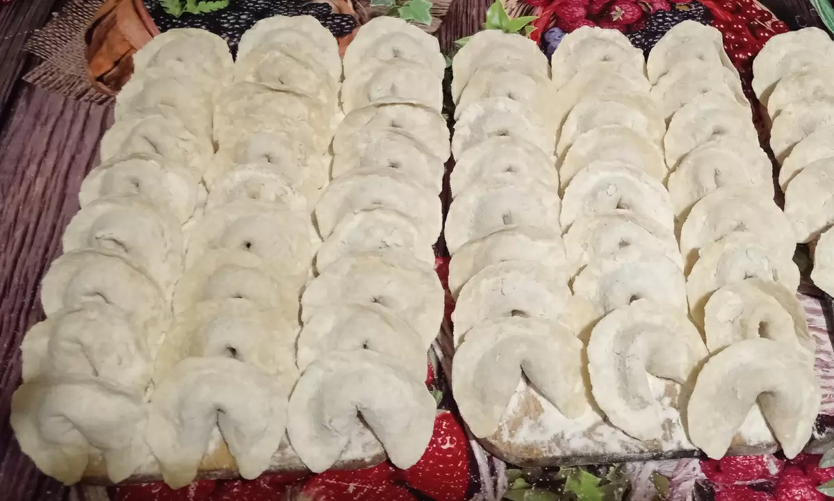 Как приготовить мясо-капустные пельмени