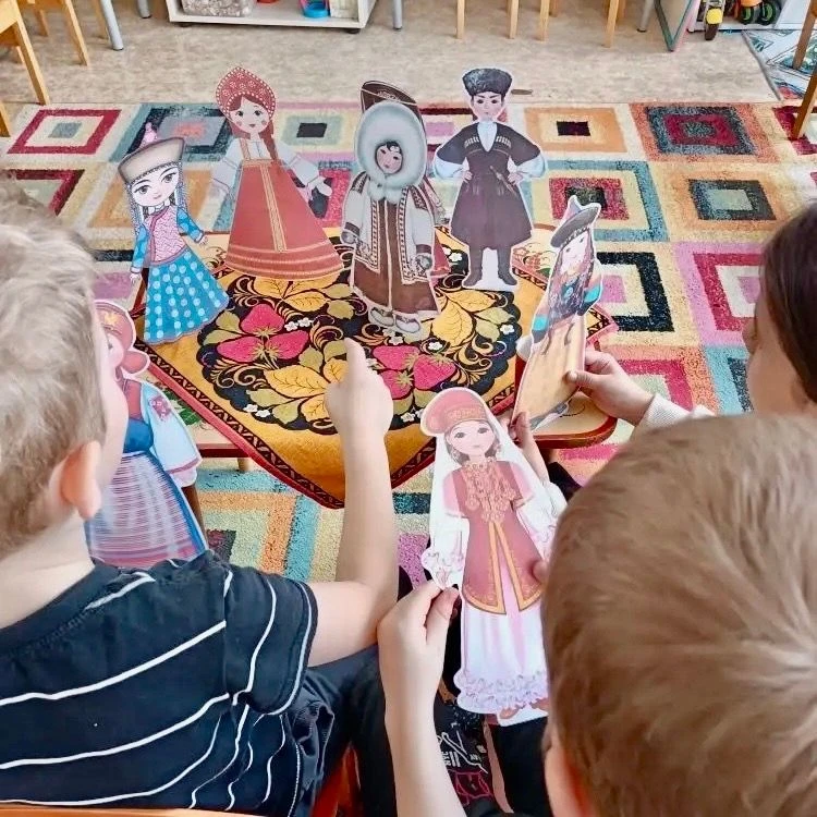 Юные калужане знакомятся с культурой народов России Юные калужане знакомятся с культурой народов России