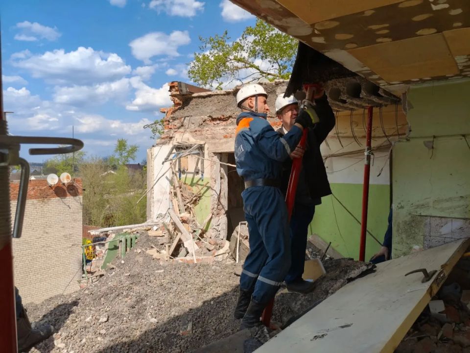 82 человека участвовали в ликвидации последствий хлопка газа в общежитии в Малоярославце 82 человека участвовали в ликвидации последствий хлопка газа в общежитии в Малоярославце