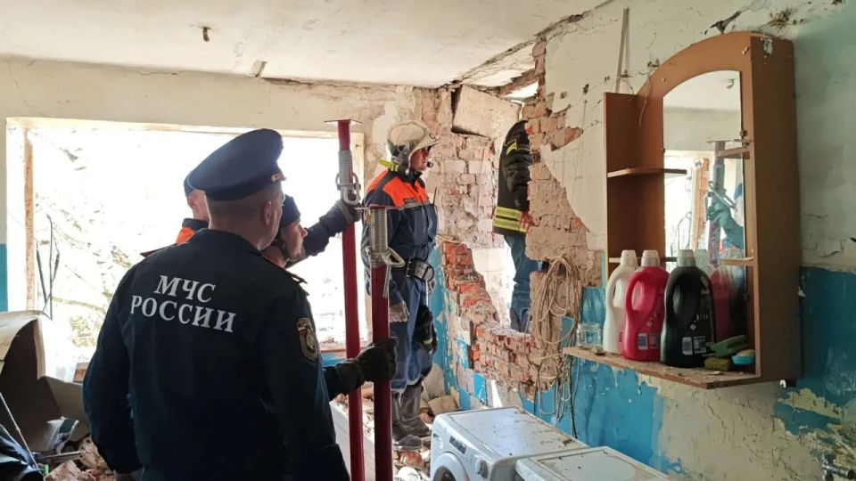 82 человека участвовали в ликвидации последствий хлопка газа в общежитии в Малоярославце 82 человека участвовали в ликвидации последствий хлопка газа в общежитии в Малоярославце