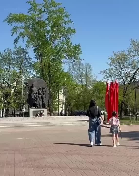Дмитрий Денисов: Новая жизнь сквера Воронина: деревья, цветы и комфорт для калужан