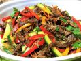 Салат с говядиной и свежими овощами: вкусное решение для любого стола