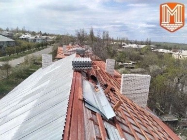 Калужане ремонтируют дом в Первомайске