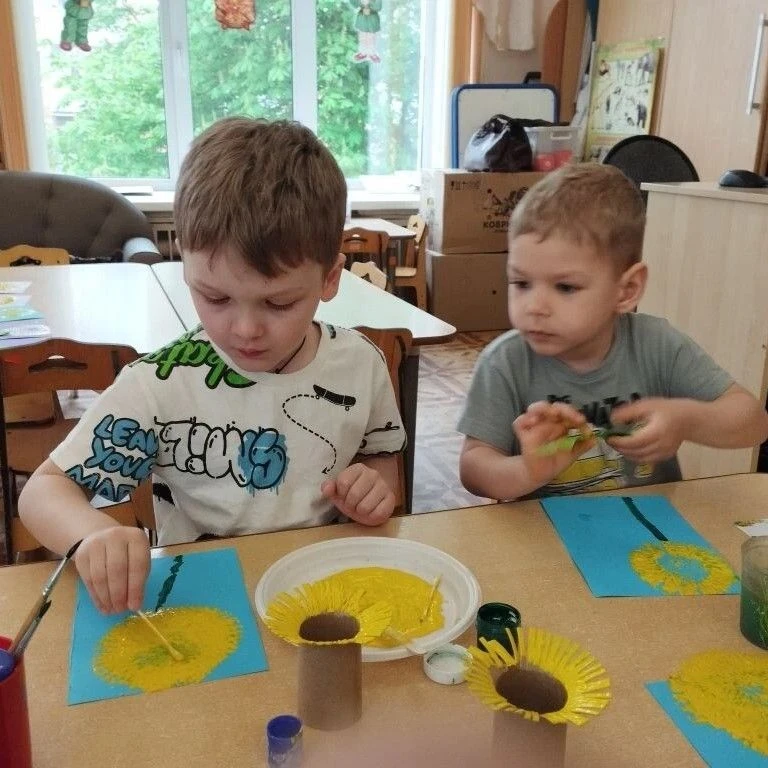 Одуванчики — маленькие солнышки весны! Одуванчики — маленькие солнышки весны!