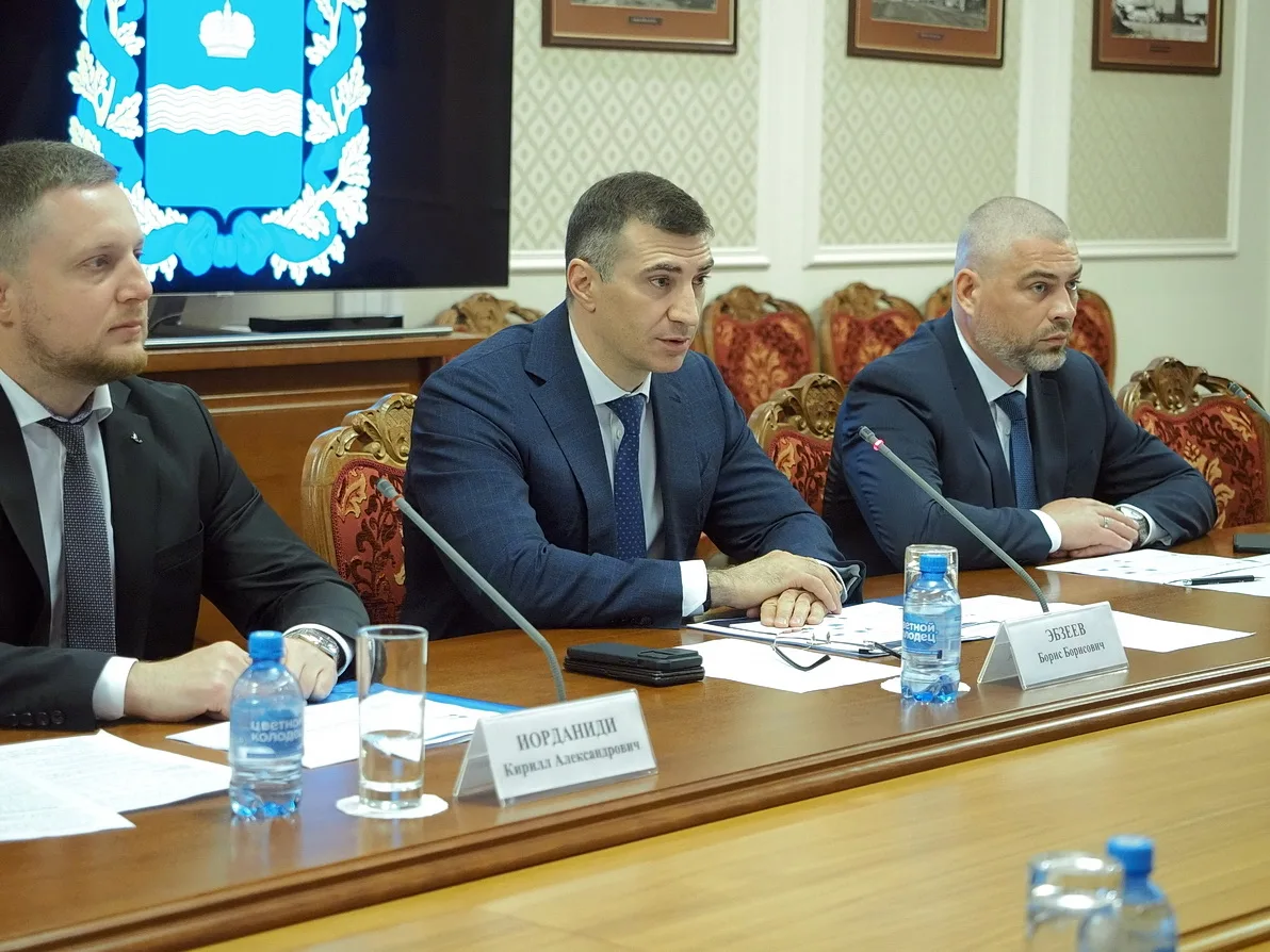 Владислав Шапша: Повышение надежности электроснабжения в регионе, планы по развитию электросетевого комплекса Калужской области обсудили на рабочей встрече с генеральным директором ПАО «Россети Центр» — управляющей... Владислав Шапша: Повышение надежности электроснабжения в регионе, планы по развитию электросетевого комплекса Калужской области обсудили на рабочей встрече с генеральным директором ПАО «Россети Центр» — управляющей...
