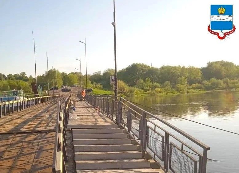 В Калуге на Воробьёвской переправе открыли понтонный мост