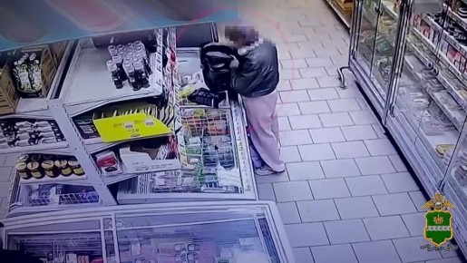 Полиция задержала 35-летнюю калужанку по подозрению в краже из магазина