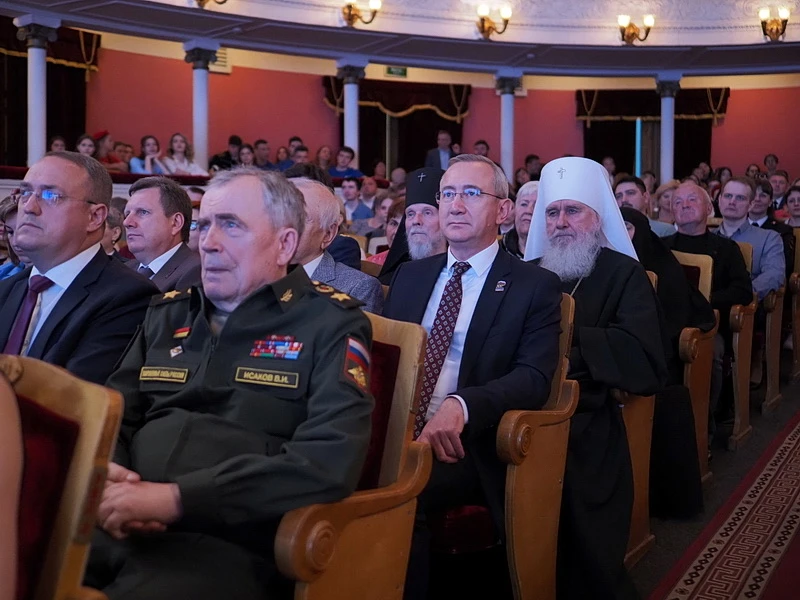 Владислав Шапша: «Не тот богат, кто златом блещет, а тот, кто словом душу лечит…» - запомнились слова, прозвучавшие на фестивале «Душа ребенка» Владислав Шапша: «Не тот богат, кто златом блещет, а тот, кто словом душу лечит…» - запомнились слова, прозвучавшие на фестивале «Душа ребенка»