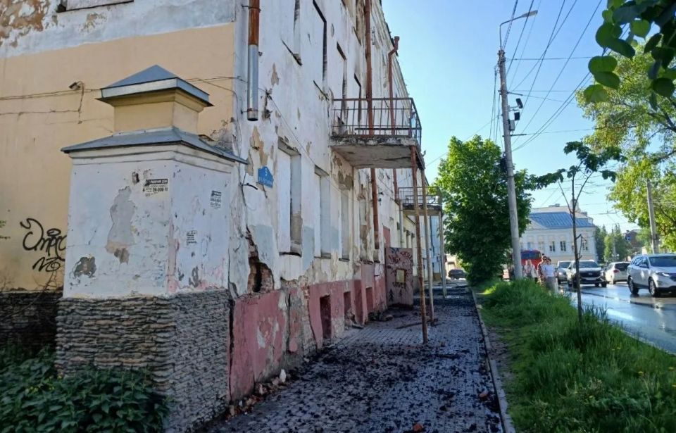 В Калуге загорелся очередной расселенный дом